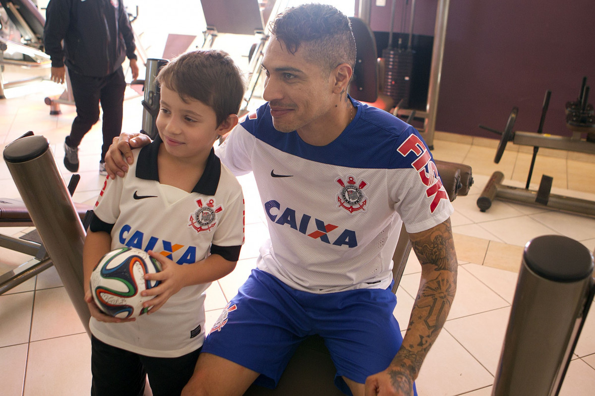 Durante o treino desta manhã em uma academia na cidade de Extrema/MG. O time faz uma intertemporada preparando-se para o próximo jogo dia 17/07 contra o Internacional/RS, na Arena Corinthians, válido pela 10ª rodada do Campeonato Brasileiro de 2014