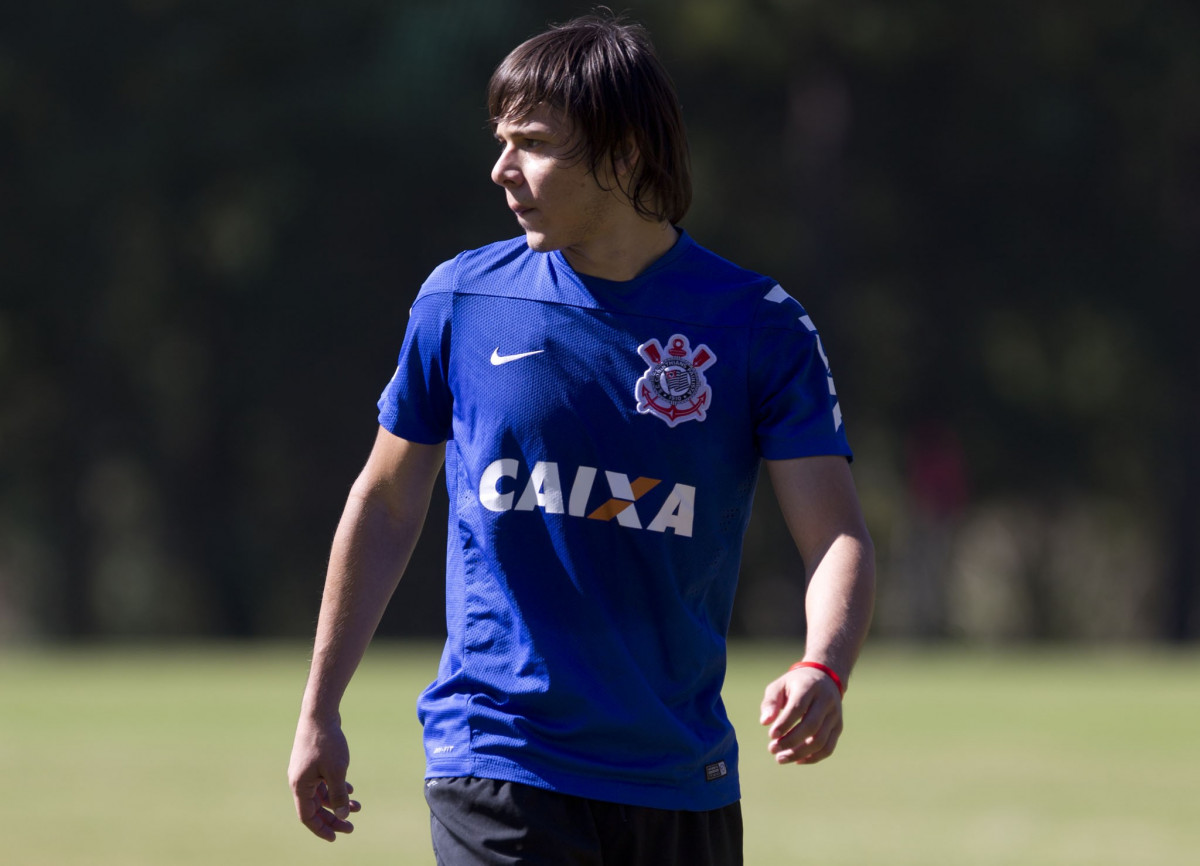 Durante o treino desta manh no Hotel Fazenda das Amoreiras, na cidade de Extrema/MG. O time faz uma intertemporada preparando-se para o prximo jogo dia 17/07 contra o Internacional/RS, na Arena Corinthians, vlido pela 10 rodada do Campeonato Brasileiro de 2014