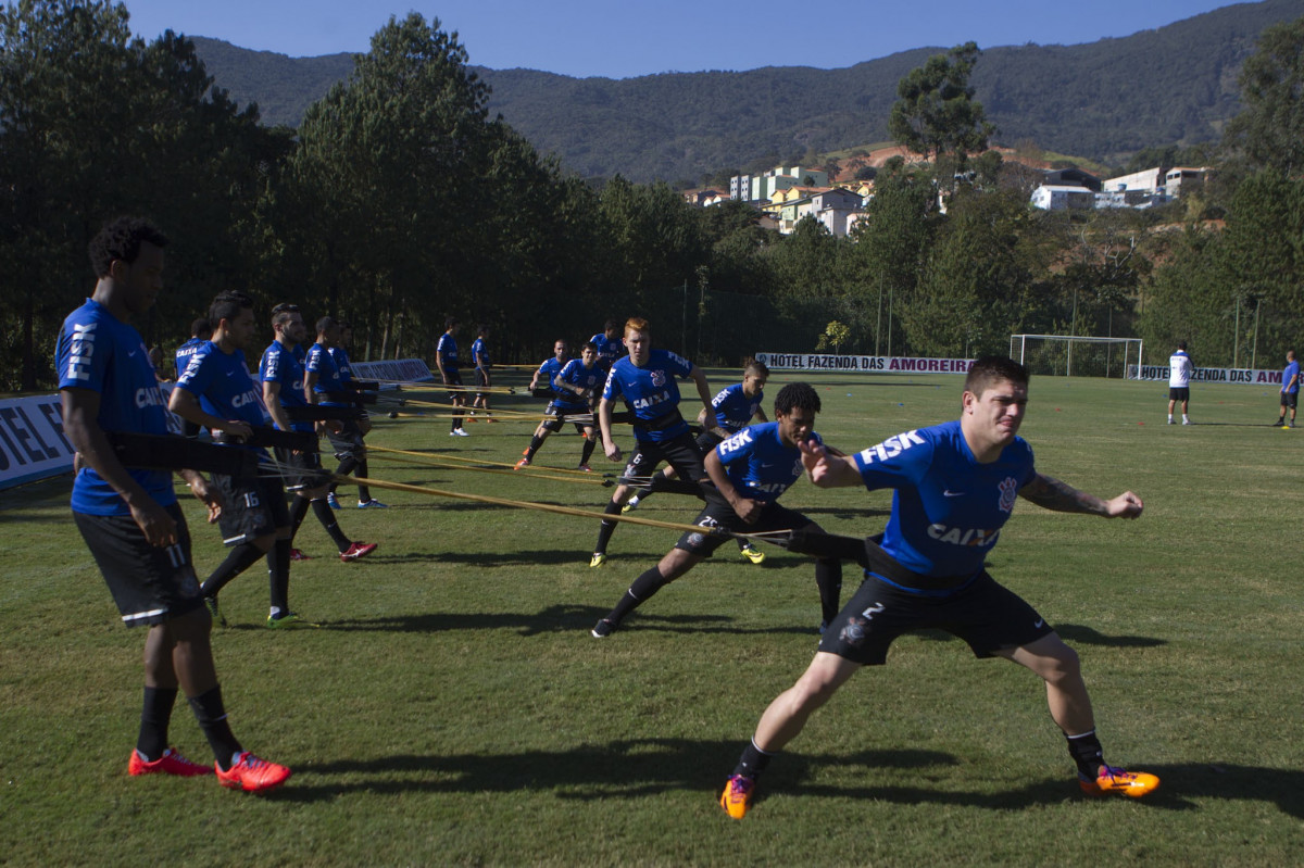 Durante o treino desta manh no Hotel Fazenda das Amoreiras, na cidade de Extrema/MG. O time faz uma intertemporada preparando-se para o prximo jogo dia 17/07 contra o Internacional/RS, na Arena Corinthians, vlido pela 10 rodada do Campeonato Brasileiro de 2014