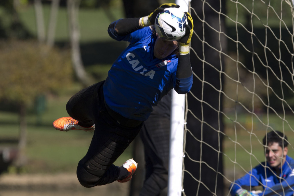 Durante o treino desta manh no Hotel Fazenda das Amoreiras, na cidade de Extrema/MG. O time faz uma intertemporada preparando-se para o prximo jogo dia 17/07 contra o Internacional/RS, na Arena Corinthians, vlido pela 10 rodada do Campeonato Brasileiro de 2014