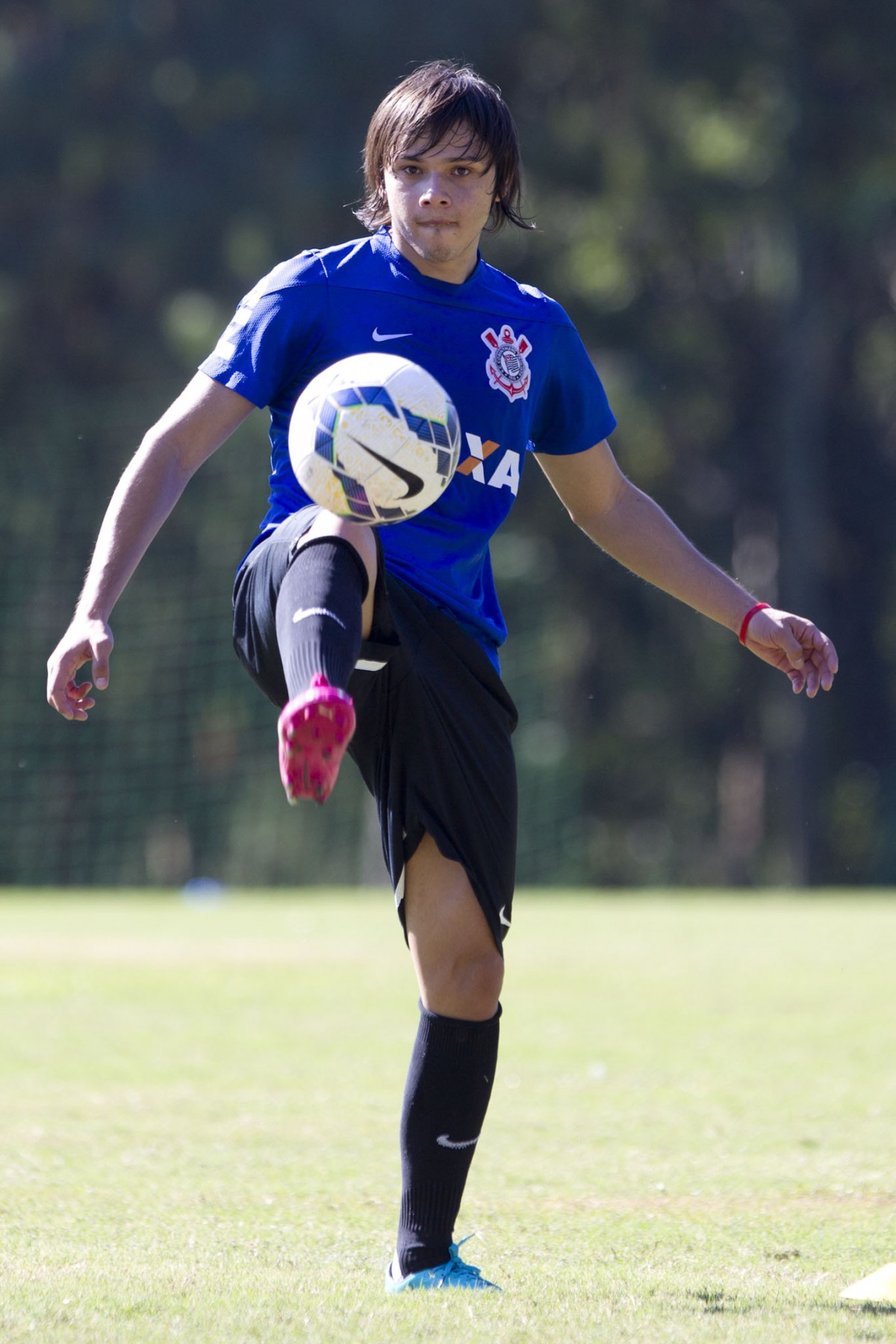 Durante o treino desta manh no Hotel Fazenda das Amoreiras, na cidade de Extrema/MG. O time faz uma intertemporada preparando-se para o prximo jogo dia 17/07 contra o Internacional/RS, na Arena Corinthians, vlido pela 10 rodada do Campeonato Brasileiro de 2014