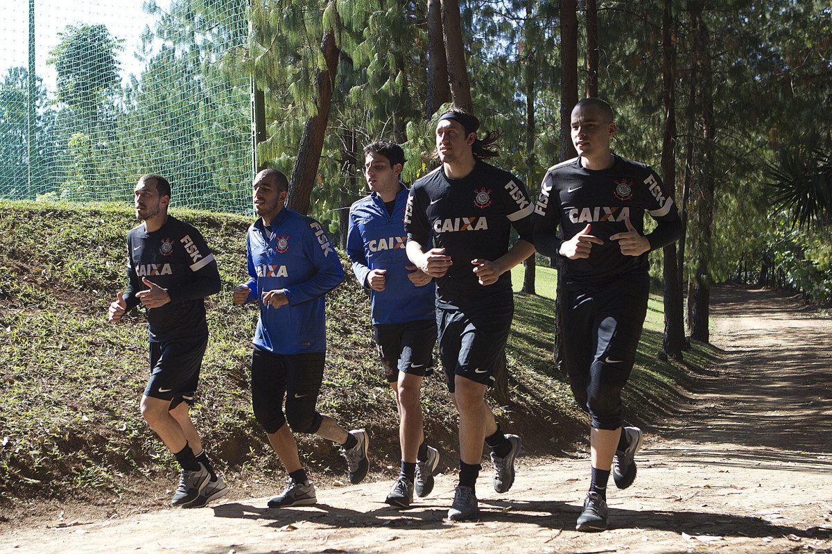 Durante o treino desta manh no Hotel Fazenda das Amoreiras, na cidade de Extrema/MG. O time faz uma intertemporada preparando-se para o prximo jogo dia 17/07 contra o Internacional/RS, na Arena Corinthians, vlido pela 10 rodada do Campeonato Brasileiro de 2014