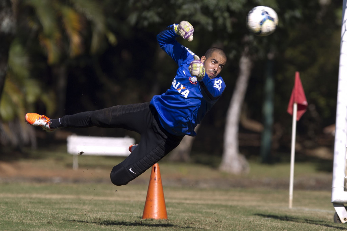 Durante o treino desta manh no Hotel Fazenda das Amoreiras, na cidade de Extrema/MG. O time faz uma intertemporada preparando-se para o prximo jogo dia 17/07 contra o Internacional/RS, na Arena Corinthians, vlido pela 10 rodada do Campeonato Brasileiro de 2014