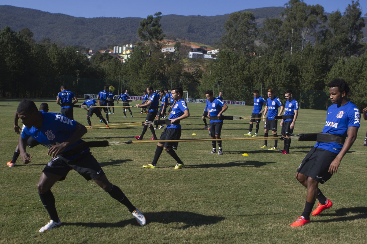 Durante o treino desta manh no Hotel Fazenda das Amoreiras, na cidade de Extrema/MG. O time faz uma intertemporada preparando-se para o prximo jogo dia 17/07 contra o Internacional/RS, na Arena Corinthians, vlido pela 10 rodada do Campeonato Brasileiro de 2014