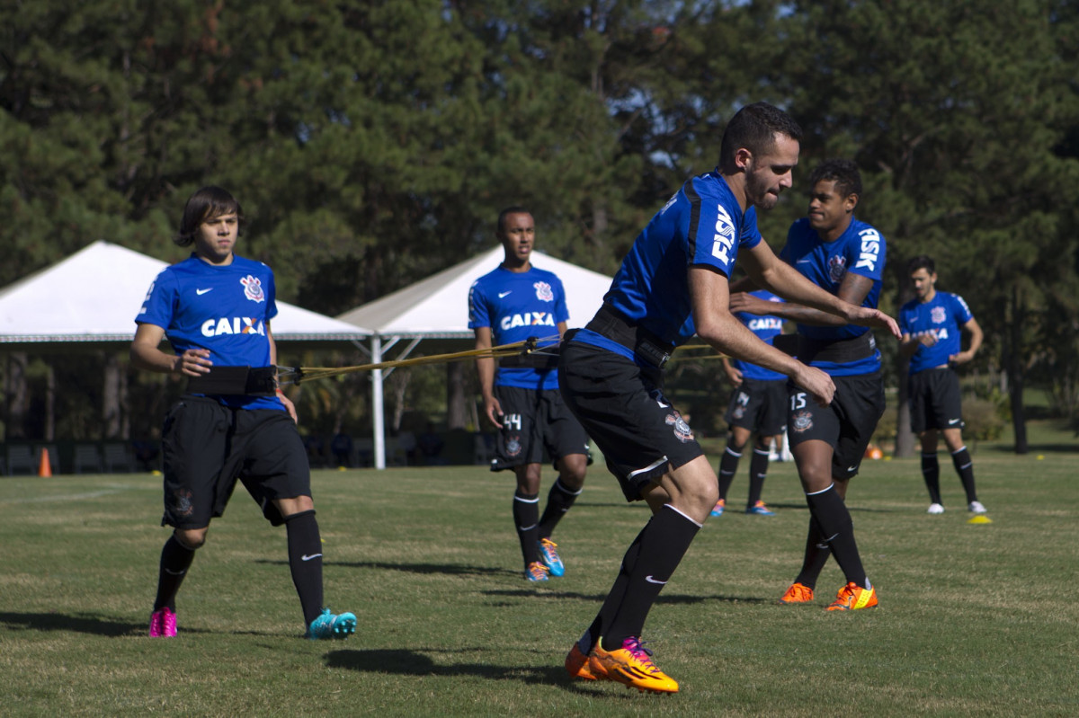 Durante o treino desta manh no Hotel Fazenda das Amoreiras, na cidade de Extrema/MG. O time faz uma intertemporada preparando-se para o prximo jogo dia 17/07 contra o Internacional/RS, na Arena Corinthians, vlido pela 10 rodada do Campeonato Brasileiro de 2014