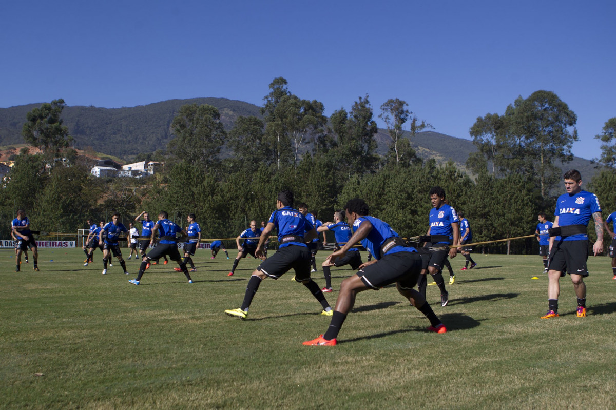 Durante o treino desta manh no Hotel Fazenda das Amoreiras, na cidade de Extrema/MG. O time faz uma intertemporada preparando-se para o prximo jogo dia 17/07 contra o Internacional/RS, na Arena Corinthians, vlido pela 10 rodada do Campeonato Brasileiro de 2014