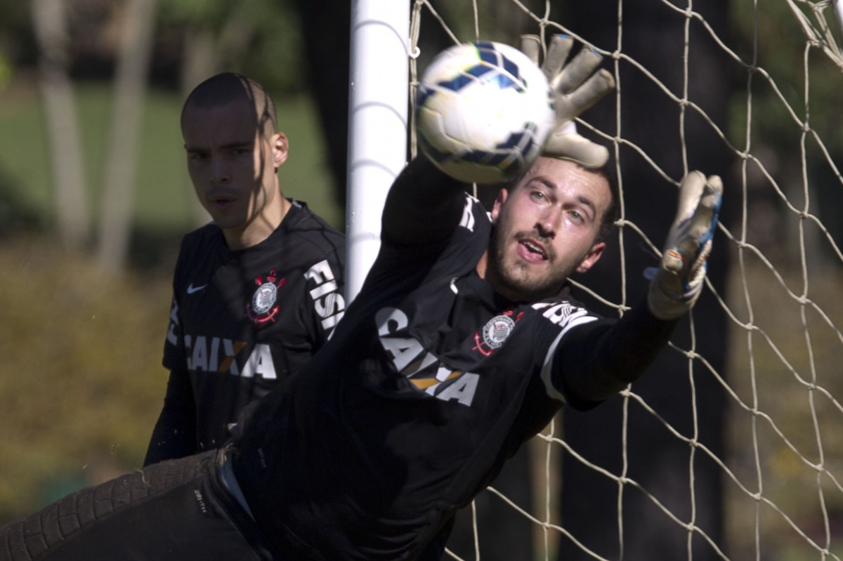 Durante o treino desta manh no Hotel Fazenda das Amoreiras, na cidade de Extrema/MG. O time faz uma intertemporada preparando-se para o prximo jogo dia 17/07 contra o Internacional/RS, na Arena Corinthians, vlido pela 10 rodada do Campeonato Brasileiro de 2014