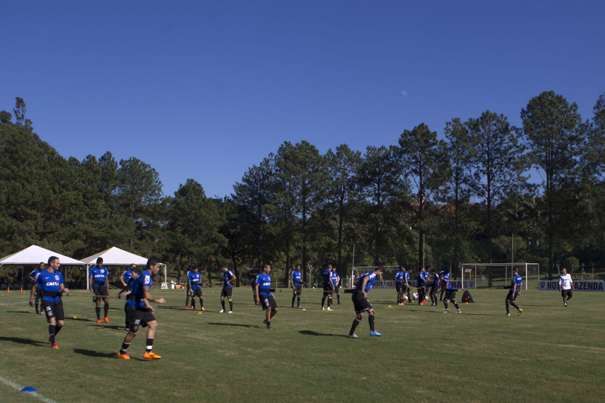 Durante o treino desta manh no Hotel Fazenda das Amoreiras, na cidade de Extrema/MG. O time faz uma intertemporada preparando-se para o prximo jogo dia 17/07 contra o Internacional/RS, na Arena Corinthians, vlido pela 10 rodada do Campeonato Brasileiro de 2014