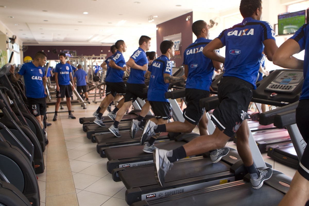 Durante o treino desta manh em um academia na cidade de Extrema/MG. O time faz uma intertemporada preparando-se para o prximo jogo dia 17/07 contra o Internacional/RS, na Arena Corinthians, vlido pela 10 rodada do Campeonato Brasileiro de 2014