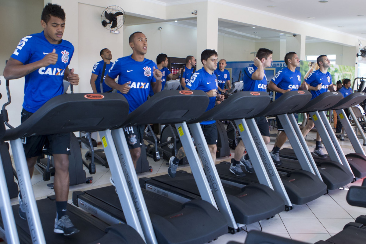 Durante o treino desta manhã em um academia na cidade de Extrema/MG. O time faz uma intertemporada preparando-se para o próximo jogo dia 17/07 contra o Internacional/RS, na Arena Corinthians, válido pela 10ª rodada do Campeonato Brasileiro de 2014