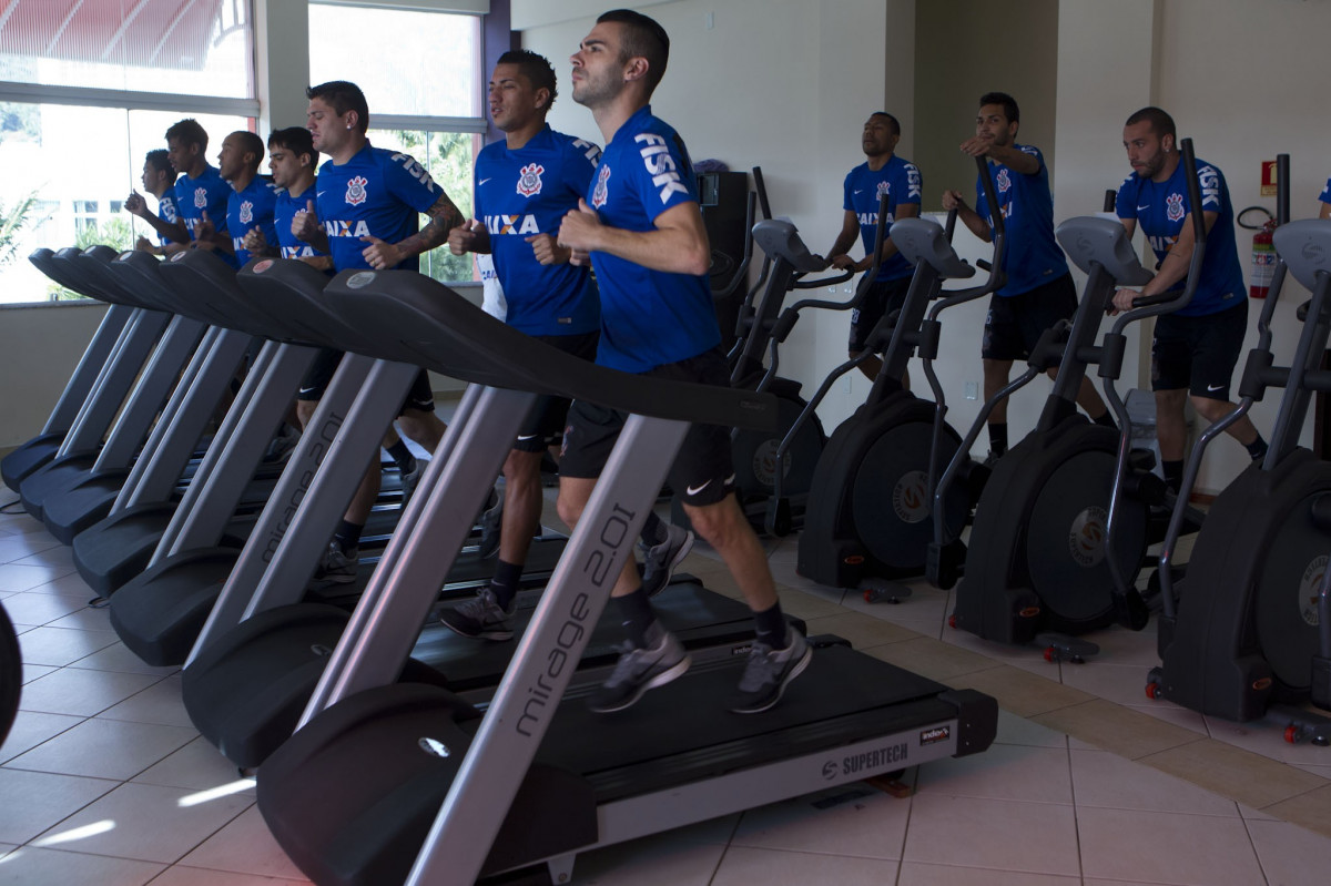 Durante o treino desta manhã em um academia na cidade de Extrema/MG. O time faz uma intertemporada preparando-se para o próximo jogo dia 17/07 contra o Internacional/RS, na Arena Corinthians, válido pela 10ª rodada do Campeonato Brasileiro de 2014