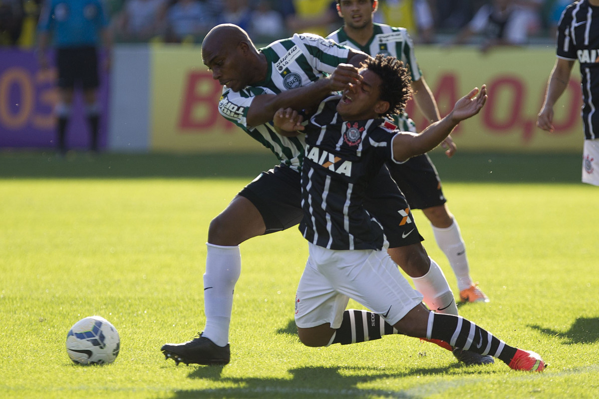 Durante o jogo entre Coritiba x Corinthians realizado esta tarde no estdio Couto Pereira, em Curitiba, vlido pela 13 rodada do Campeonato Brasileiro de 2014