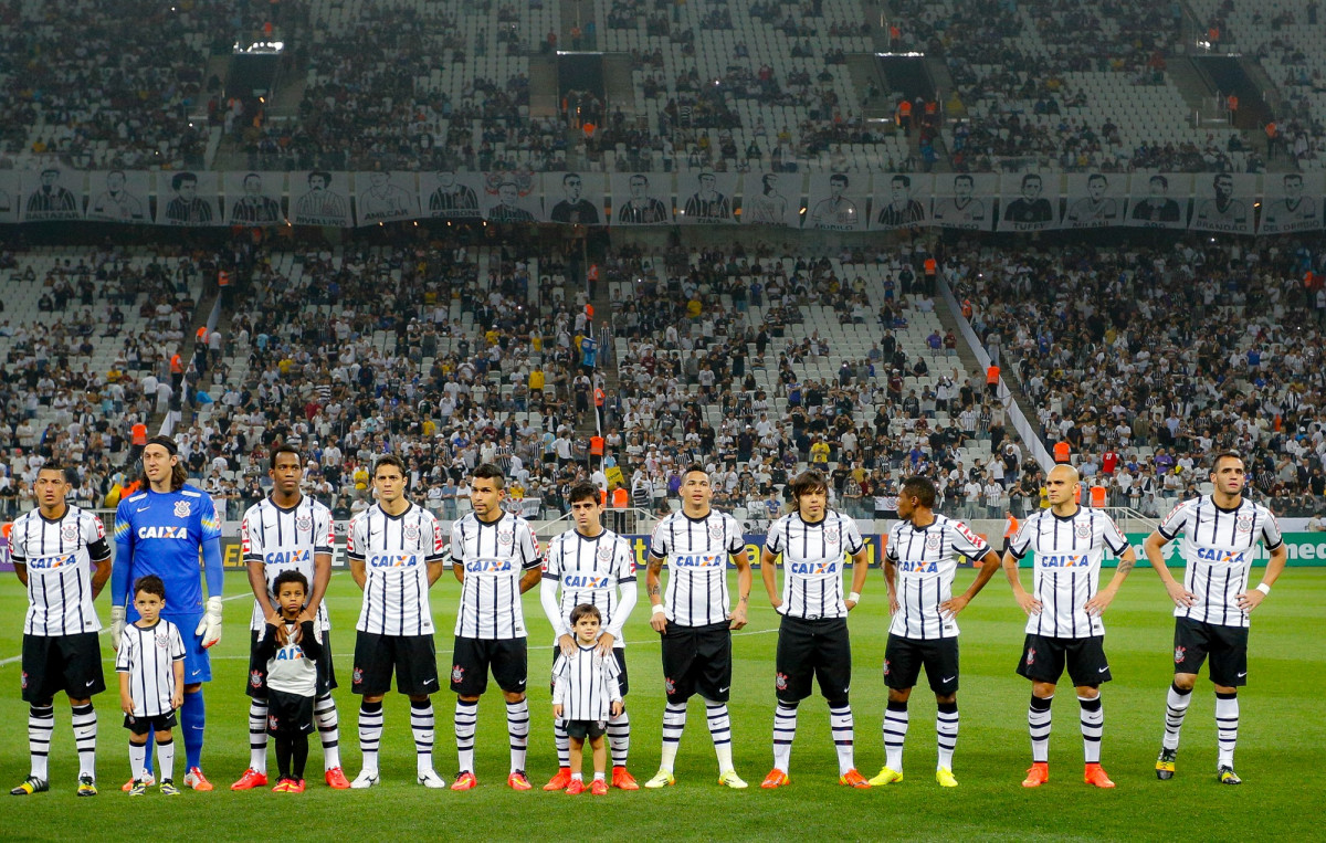 Jogadores do Corinthians durante partida vlida pelo campeonato Brasileiro. jogo realizado na Arena Corinthians 11/09/2014(