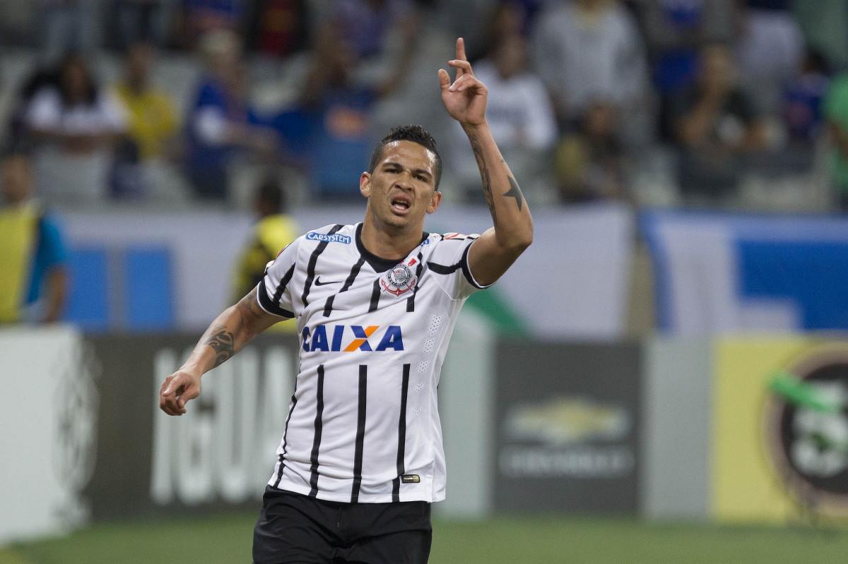 Durante o jogo entre Cruzeiro x Corinthians, realizado esta noite no Mineiro, vlido pela 27 rodada do Campeonato Brasileiro de 2014