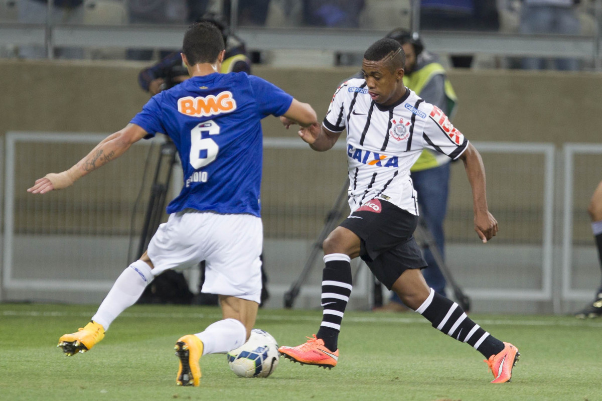 Durante o jogo entre Cruzeiro x Corinthians, realizado esta noite no Mineiro, vlido pela 27 rodada do Campeonato Brasileiro de 2014