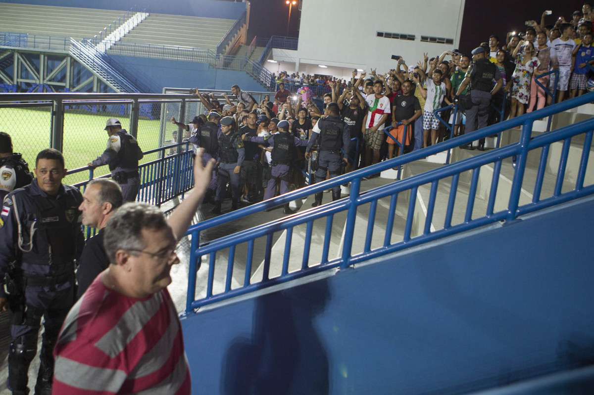 Durante o treino desta tarde em Manaus no CT do So Raimundo. O prximo jogo da equipe ser amanh, sbado, 11/10, contra o Botafogo, na Arena Amaznia, em Manaus, vlido pela 27 rodada do Campeonato Brasileiro de 2014