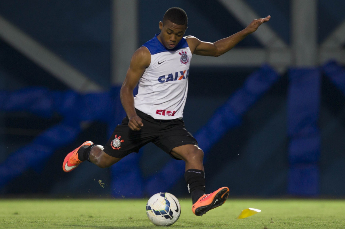 Durante o treino desta tarde em Manaus no CT do São Raimundo. O próximo jogo da equipe será amanhã, sábado, 11/10, contra o Botafogo, na Arena Amazônia, em Manaus, válido pela 27ª rodada do Campeonato Brasileiro de 2014
