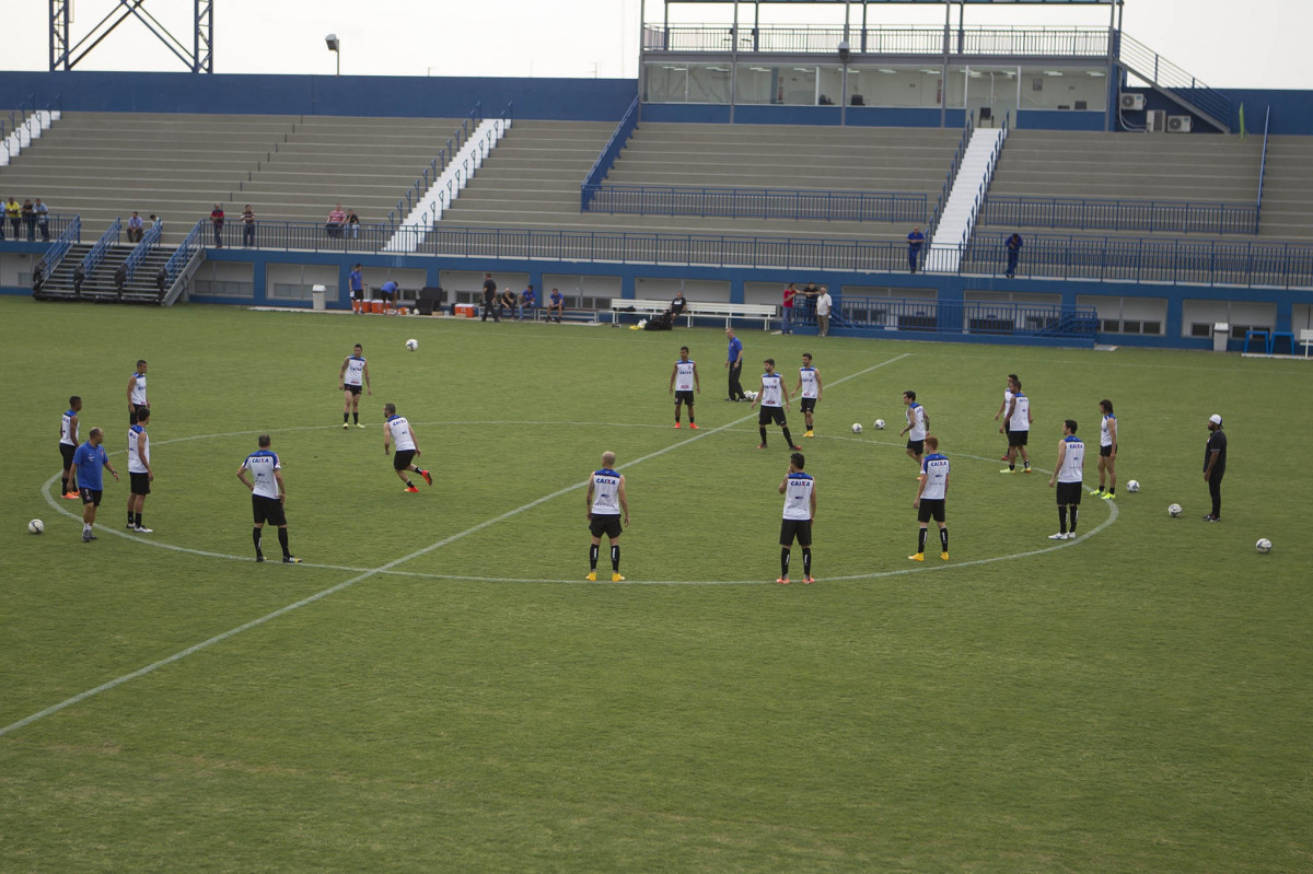 Durante o treino desta tarde em Manaus no CT do So Raimundo. O prximo jogo da equipe ser amanh, sbado, 11/10, contra o Botafogo, na Arena Amaznia, em Manaus, vlido pela 27 rodada do Campeonato Brasileiro de 2014