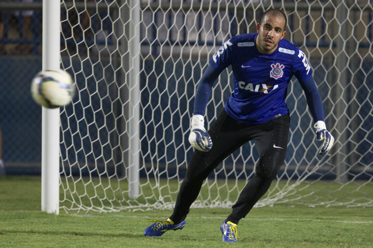 Durante o treino desta tarde em Manaus no CT do So Raimundo. O prximo jogo da equipe ser amanh, sbado, 11/10, contra o Botafogo, na Arena Amaznia, em Manaus, vlido pela 27 rodada do Campeonato Brasileiro de 2014