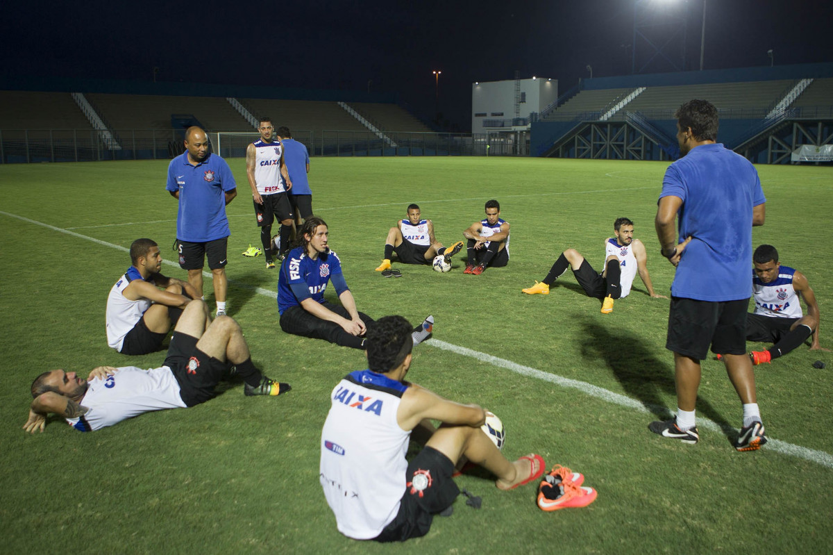 Durante o treino desta tarde em Manaus no CT do So Raimundo. O prximo jogo da equipe ser amanh, sbado, 11/10, contra o Botafogo, na Arena Amaznia, em Manaus, vlido pela 27 rodada do Campeonato Brasileiro de 2014