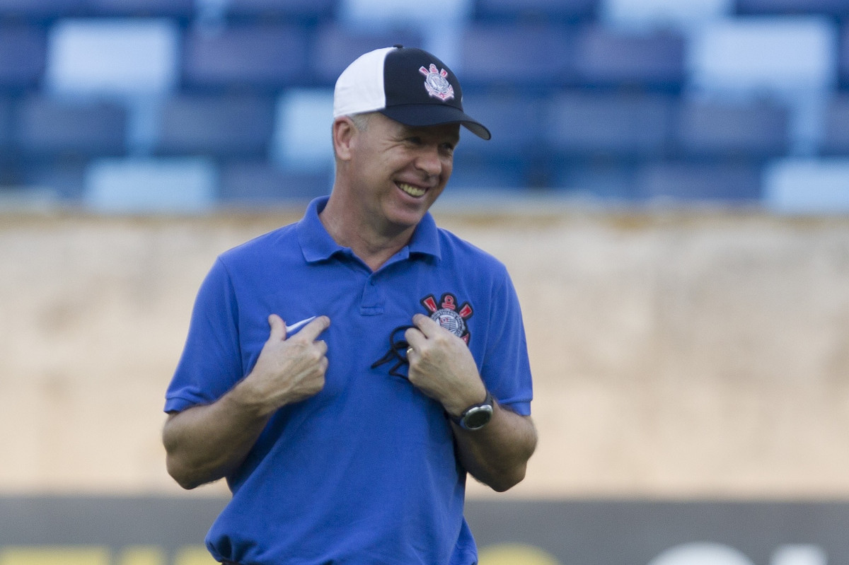 Durante o treino desta tarde na Arena Pantanal, em Cuiaba/MT. O próximo jogo da equipe será amanhã, quarta-feira, dia 22/10, contra o Vitoria/BA, pela 30ª rodada do Campeonato Brasileiro de 2014