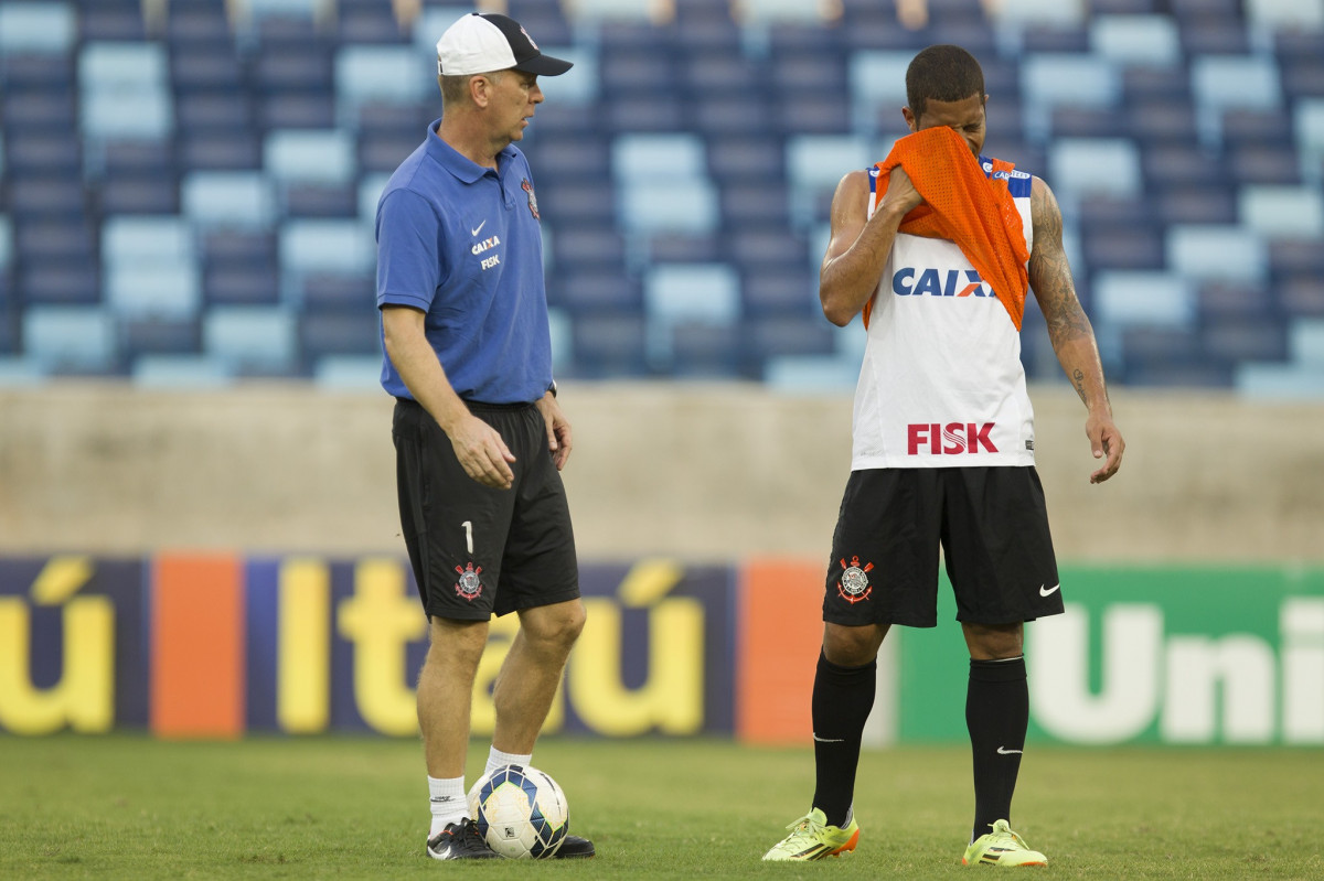 Durante o treino desta tarde na Arena Pantanal, em Cuiaba/MT. O próximo jogo da equipe será amanhã, quarta-feira, dia 22/10, contra o Vitoria/BA, pela 30ª rodada do Campeonato Brasileiro de 2014