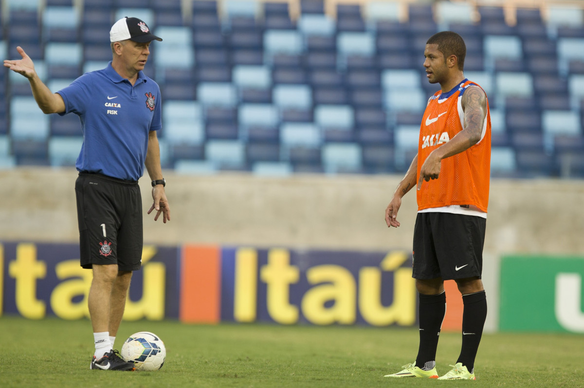 Durante o treino desta tarde na Arena Pantanal, em Cuiaba/MT. O próximo jogo da equipe será amanhã, quarta-feira, dia 22/10, contra o Vitoria/BA, pela 30ª rodada do Campeonato Brasileiro de 2014