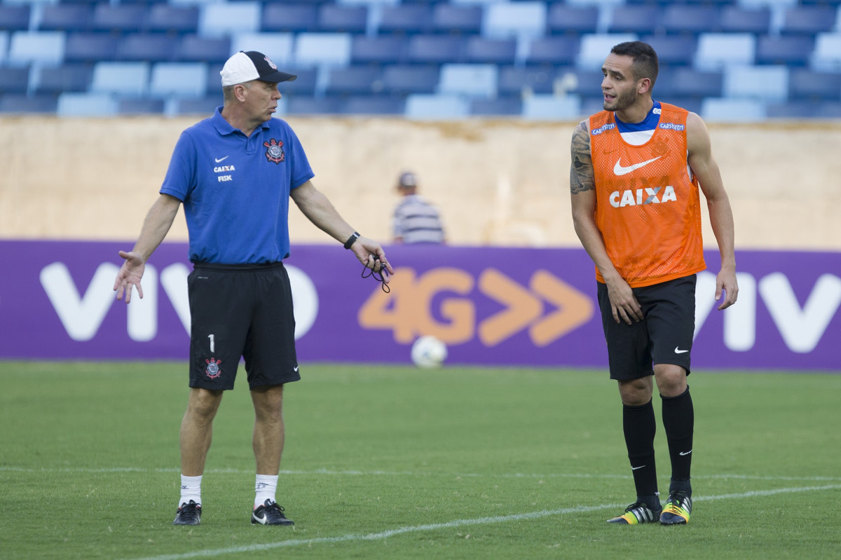 Durante o treino desta tarde na Arena Pantanal, em Cuiaba/MT. O prximo jogo da equipe ser amanh, quarta-feira, dia 22/10, contra o Vitoria/BA, pela 30 rodada do Campeonato Brasileiro de 2014