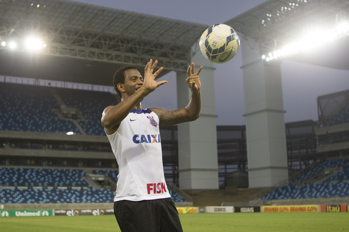 Durante o treino desta tarde na Arena Pantanal, em Cuiaba/MT. O próximo jogo da equipe será amanhã, quarta-feira, dia 22/10, contra o Vitoria/BA, pela 30ª rodada do Campeonato Brasileiro de 2014