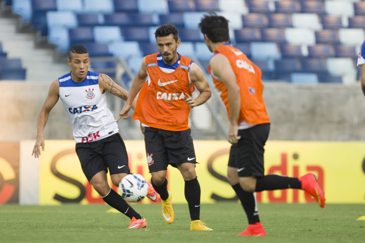 Durante o treino desta tarde na Arena Pantanal, em Cuiaba/MT. O prximo jogo da equipe ser amanh, quarta-feira, dia 22/10, contra o Vitoria/BA, pela 30 rodada do Campeonato Brasileiro de 2014