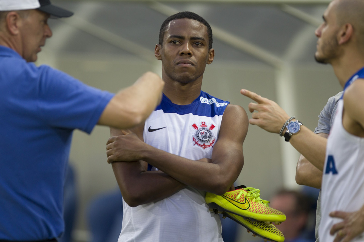 Durante o treino desta tarde na Arena Pantanal, em Cuiaba/MT. O próximo jogo da equipe será amanhã, quarta-feira, dia 22/10, contra o Vitoria/BA, pela 30ª rodada do Campeonato Brasileiro de 2014