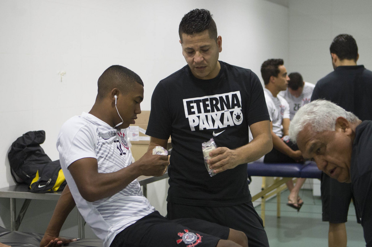 Nos vestiários antes da partida entre Corinthians x Vitoria/BA, realizada esta noite na Arena Pantanal, válida pela 30ª rodada do Campeonato Brasileiro de 2014