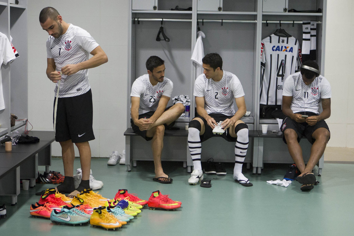 Nos vestiários antes da partida entre Corinthians x Vitoria/BA, realizada esta noite na Arena Pantanal, válida pela 30ª rodada do Campeonato Brasileiro de 2014