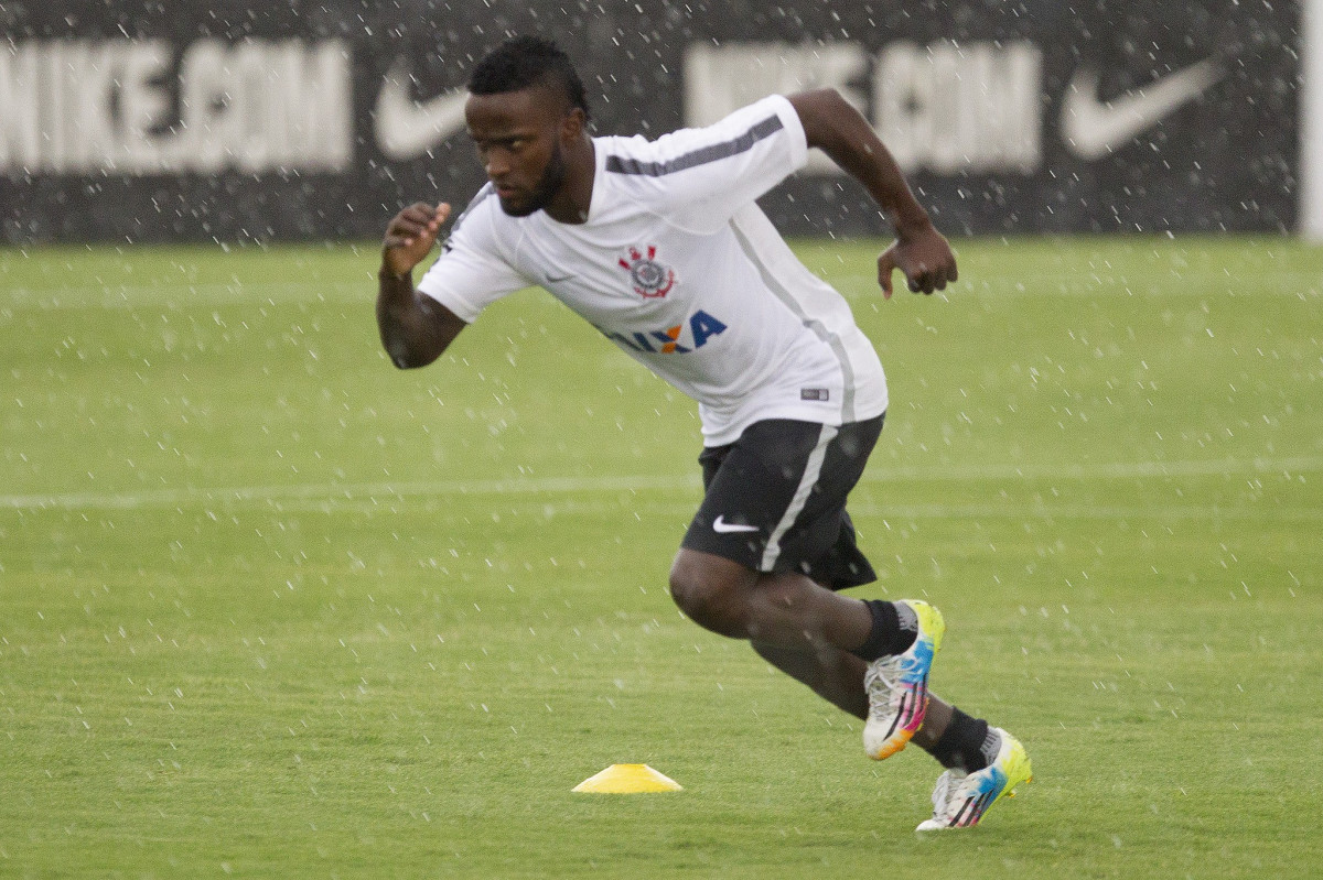 Durante a reapresentacao dos jogadores esta tarde no CT Joaquim Grava, zona leste da cidade. O próximo jogo da equipe será dia 15/01no torneio internacional, em Orlando/EUA, contra o Colonia da Alemanha
