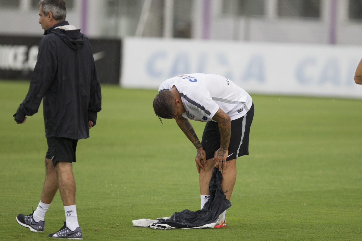 Durante a reapresentacao dos jogadores esta tarde no CT Joaquim Grava, zona leste da cidade. O próximo jogo da equipe será dia 15/01no torneio internacional, em Orlando/EUA, contra o Colonia da Alemanha