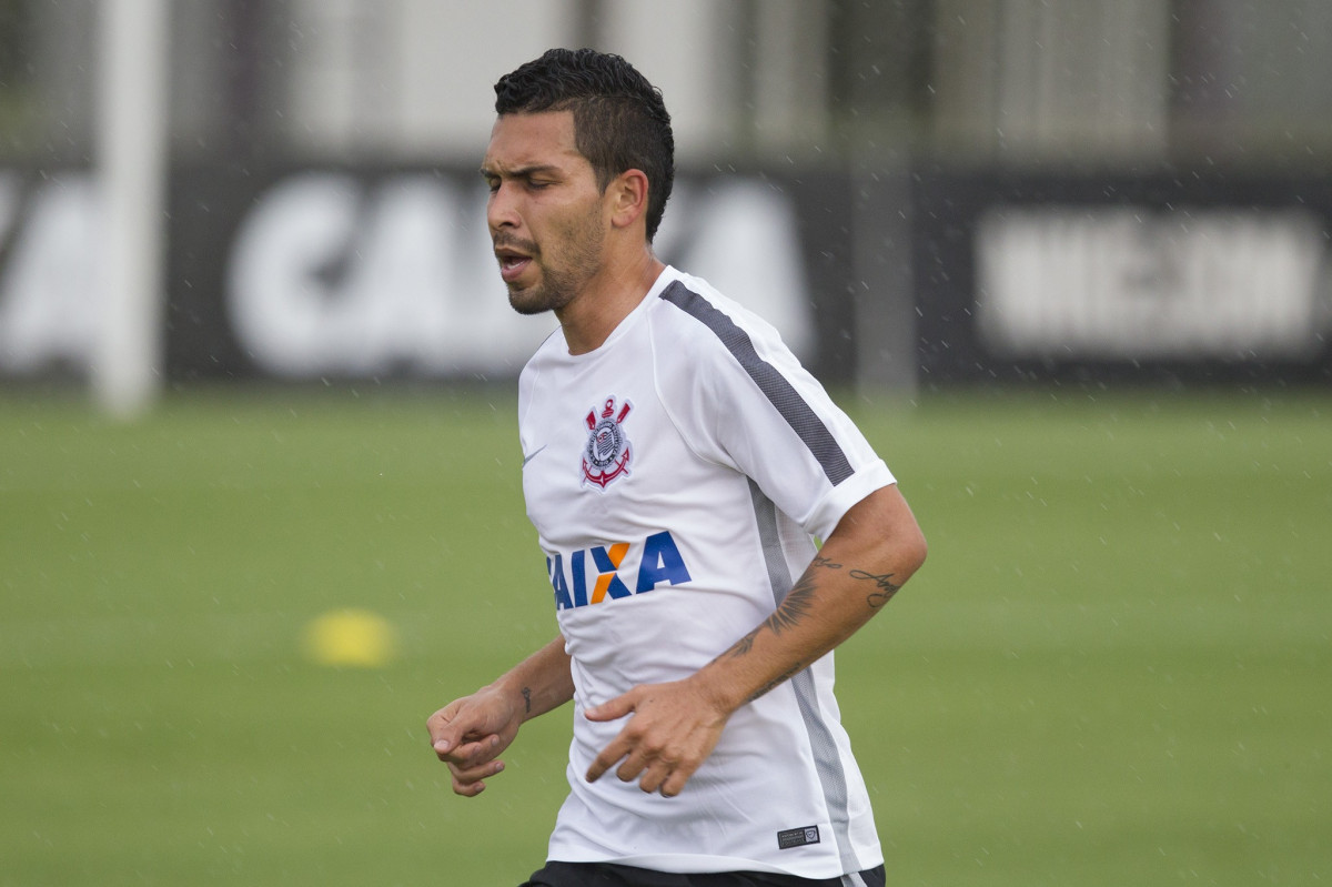 Durante a reapresentacao dos jogadores esta tarde no CT Joaquim Grava, zona leste da cidade. O próximo jogo da equipe será dia 15/01no torneio internacional, em Orlando/EUA, contra o Colonia da Alemanha