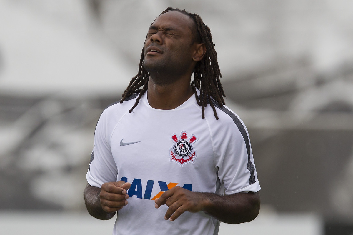 Durante o treino desta tarde no CT Joaquim Grava, zona leste da cidade. O próximo jogo do time será sábado dia 14/02 contra o Botafogo/RP, na Arena Corinthians, válido pela 4ª rodada do Campeonato Paulista de 2015