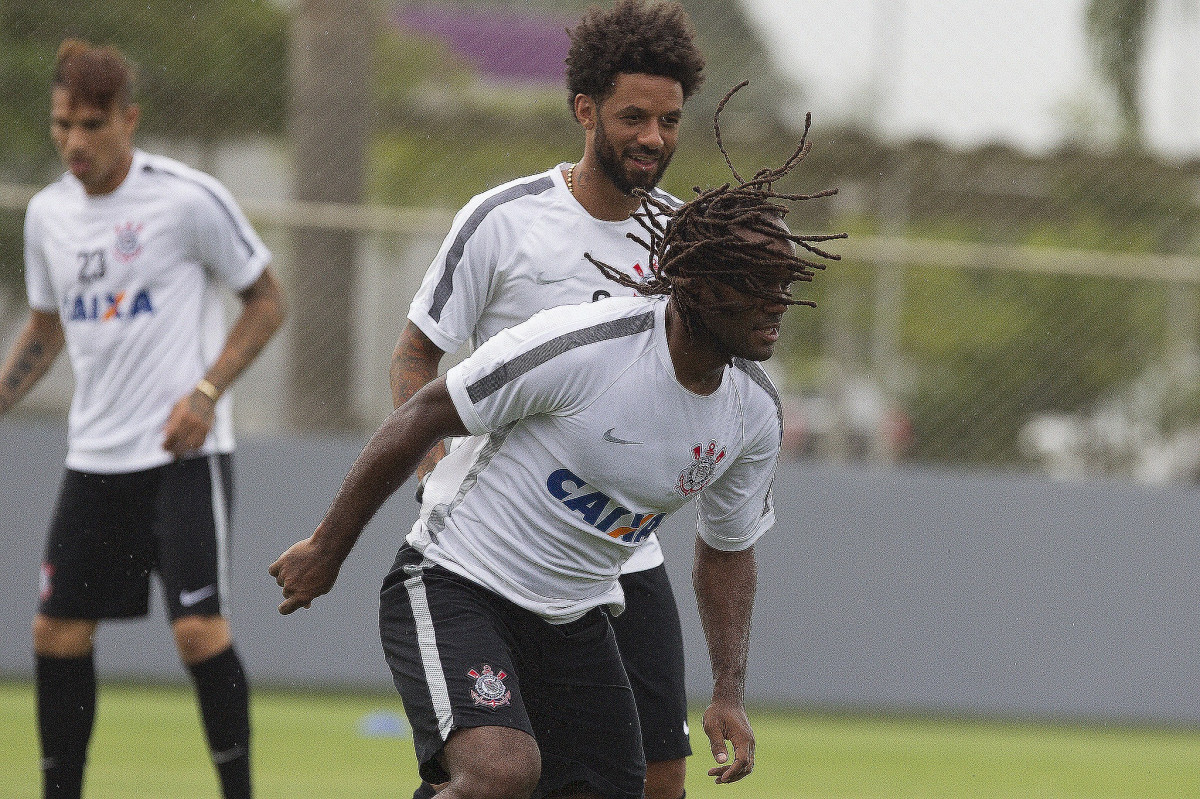 Durante o treino desta tarde no CT Joaquim Grava, zona leste da cidade. O próximo jogo do time será sábado dia 14/02 contra o Botafogo/RP, na Arena Corinthians, válido pela 4ª rodada do Campeonato Paulista de 2015