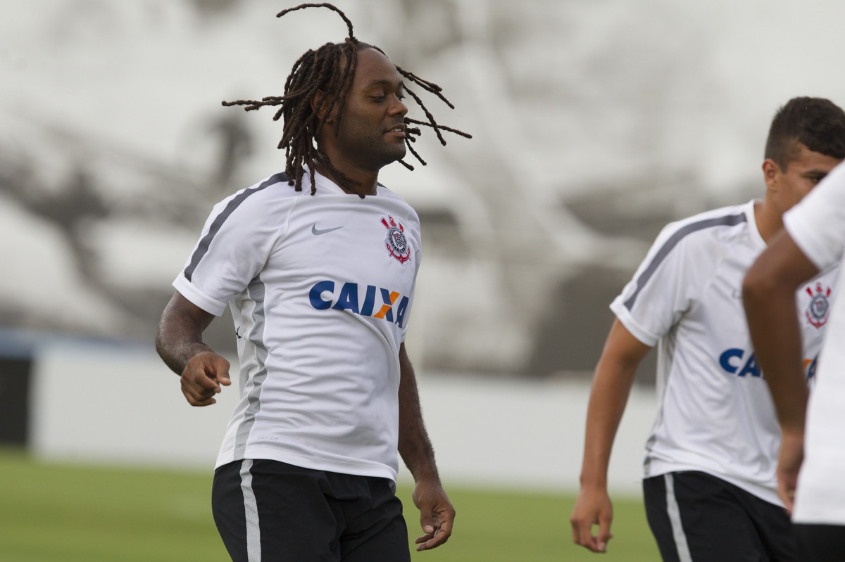 Durante o treino desta tarde no CT Joaquim Grava, zona leste da cidade. O próximo jogo do time será sábado dia 14/02 contra o Botafogo/RP, na Arena Corinthians, válido pela 4ª rodada do Campeonato Paulista de 2015