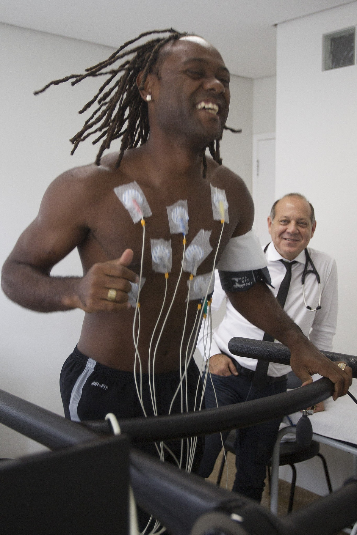 O atacante Wagner Love faz exames cardiologicos esta tarde na clinica Santanacor. O prximo do time ser sbado dia 14/02 contra o Botafogo/RP, na Arena Corinthians, vlido pela 4 rodada do Campeonato Paulista de 2015