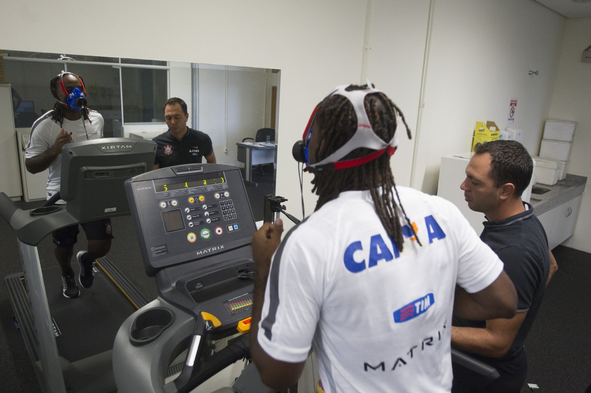 O atacante Wagner Love faz exames cardiologicos esta tarde no CT Joaquim Grava. O prximo do time ser sbado dia 14/02 contra o Botafogo/RP, na Arena Corinthians, vlido pela 4 rodada do Campeonato Paulista de 2015