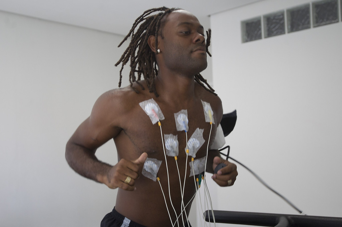 O atacante Wagner Love faz exames cardiologicos esta tarde na clinica Santanacor. O prximo do time ser sbado dia 14/02 contra o Botafogo/RP, na Arena Corinthians, vlido pela 4 rodada do Campeonato Paulista de 2015