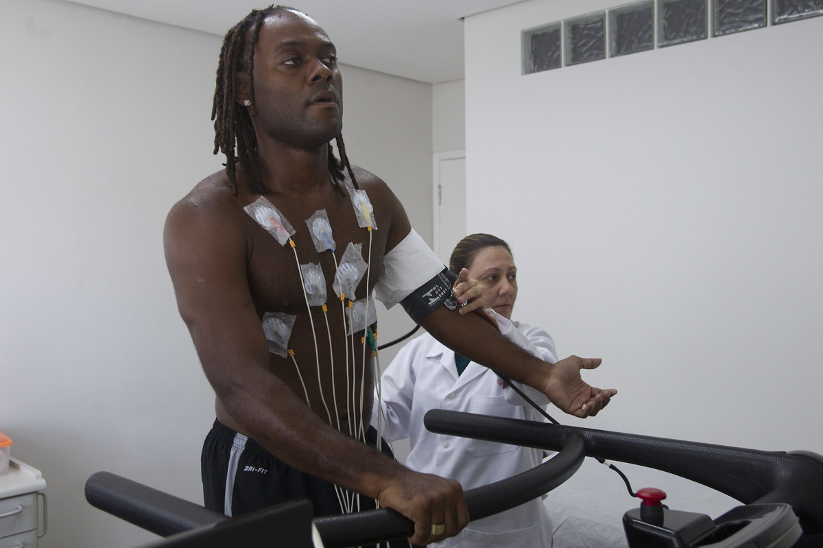 O atacante Wagner Love faz exames cardiologicos esta tarde na clinica Santanacor. O prximo do time ser sbado dia 14/02 contra o Botafogo/RP, na Arena Corinthians, vlido pela 4 rodada do Campeonato Paulista de 2015