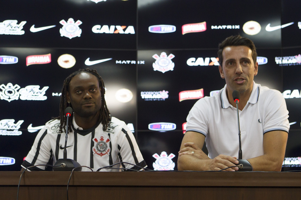 Durante o treino desta tarde no CT Joaquim Grava, localizado no Parque Ecológico do Tiete, zona leste da cidade. O próximo jogo será amanhã, sábado dia 14/02 contra o Botafogo/RP, na Arena Corinthians, válido pela 5ª rodada do Campeonato Paulista de 2015
