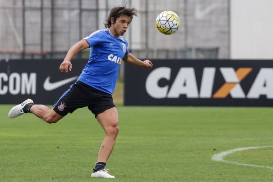 Romero durante treinamento no CT Joaquim Grava