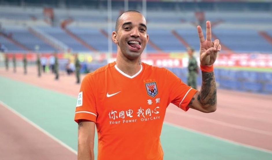 Contrato de Diego Tardelli no Shandong Luneng (CHI) est perto do fim