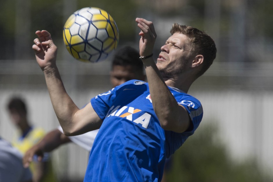 Marlone foi o destaque do treino desta quinta-feira Marlone foi o destaque do treino desta quinta-feira
