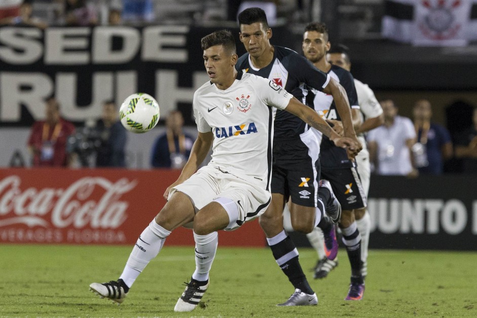 Marciel em jogada contra o Vasco pela semifinal da Flrida Cup