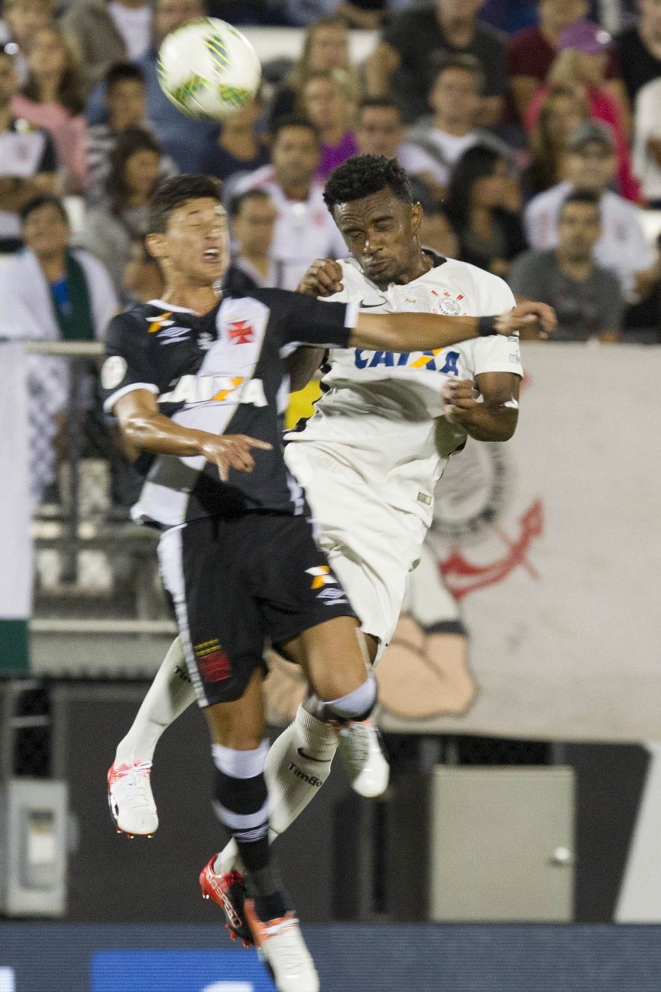 Paulo Roberto em jogada contra o Vasco pela semifinal da Florida Cup