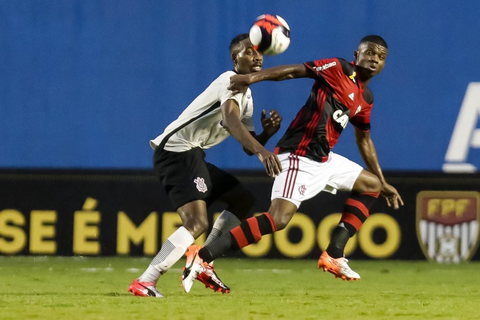 Guilherme Romão contra o Flamengo pelas quartas de finais da Copinha 2017